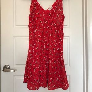 Size m cute red flowy dress